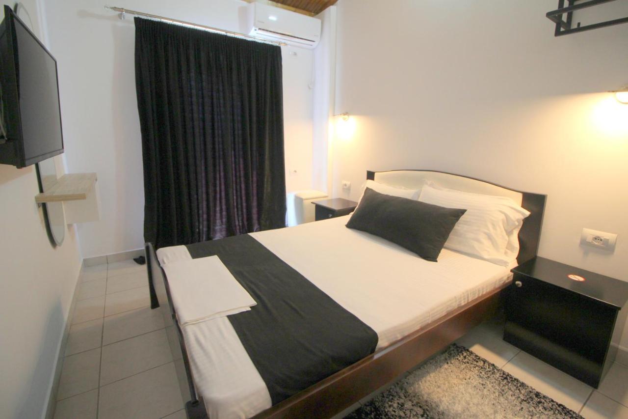 Jericho Rooms Sarande Exterior photo